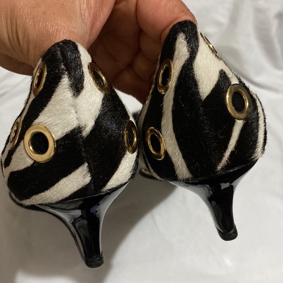 Burberry Prosum patent leather/ pony hairs pump - size 5.5. Zebra prints - Picture 4 of 6